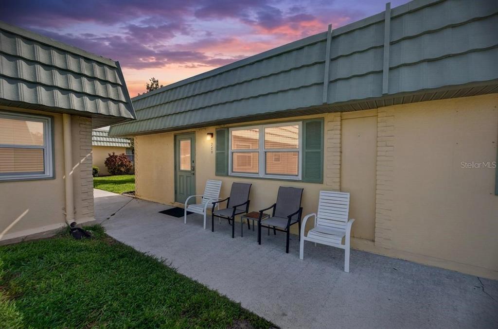102 Cambridge Trail, Unit 220 Sun City Center, FL 33573 - Photo 1 of 35 Gallery Image 1