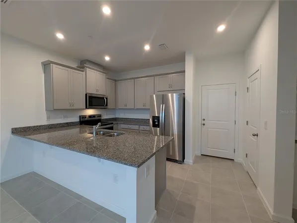 $2,395 | 3200 Gardenia Reserve Street, Apopka, FL 32712