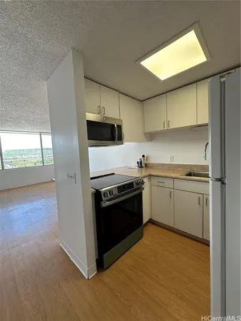 $2,300 | 2542 Date Street, Unit 1004, Honolulu, HI 96826