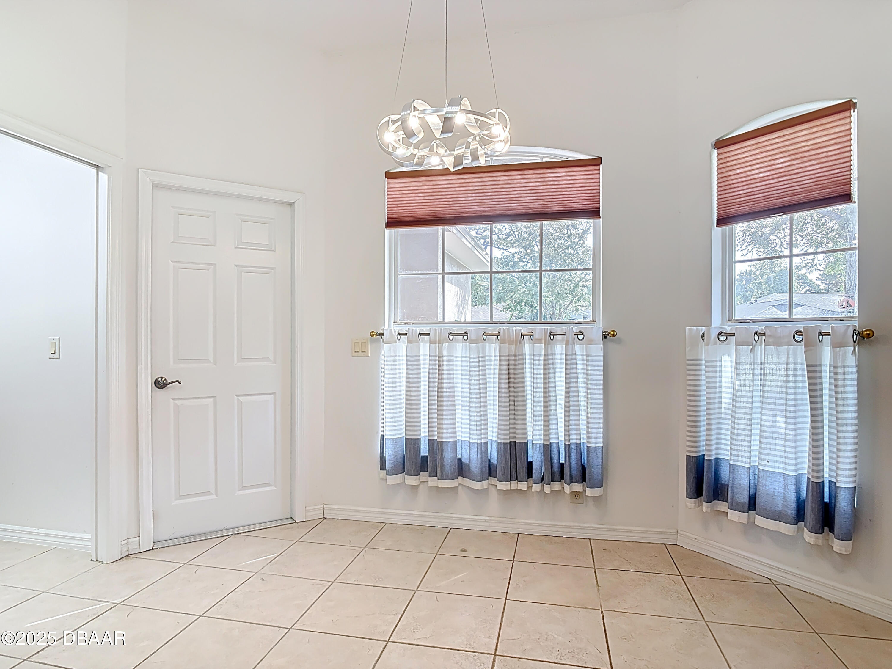 6037 Whispering Trees Lane Port Orange, FL 32128 - Photo 18 of 54 Breakfast nook