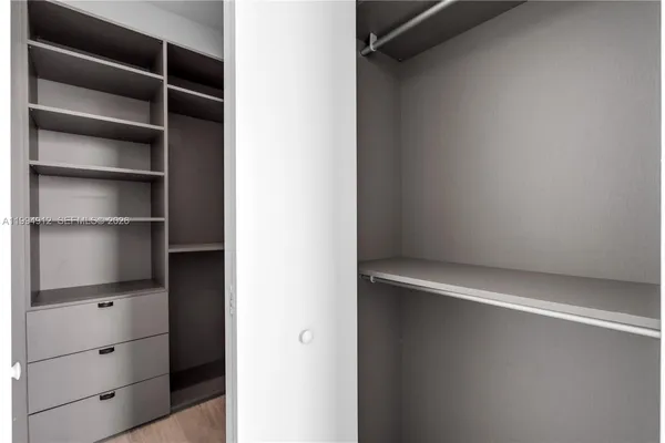 $6,800 | 45 Southwest 9th Street, Unit 4708, Miami, FL 33130