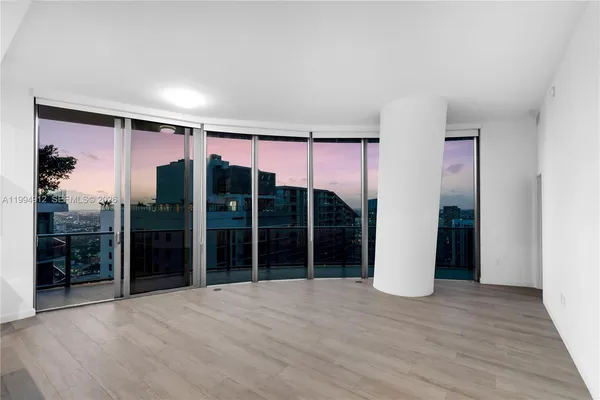 $6,800 | 45 Southwest 9th Street, Unit 4708, Miami, FL 33130