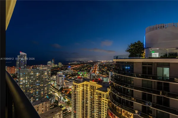 $6,800 | 45 Southwest 9th Street, Unit 4708, Miami, FL 33130