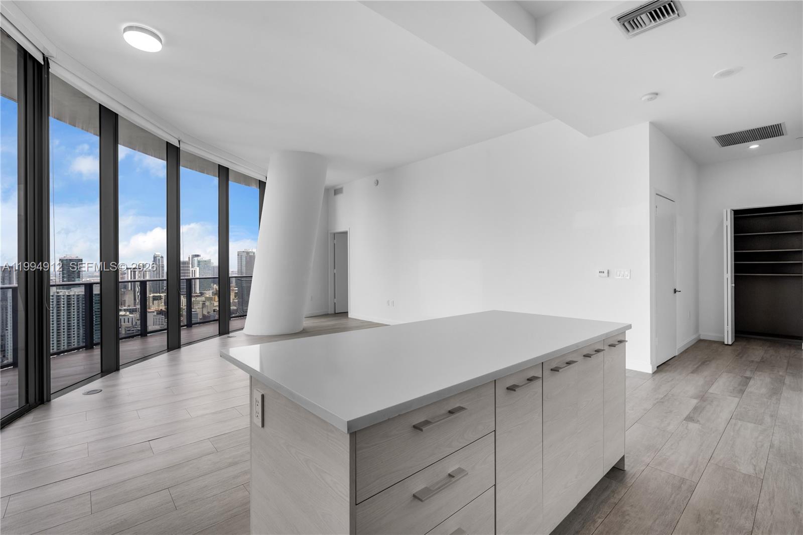 45 Southwest 9th Street, Unit 4708 Miami, FL 33130 - Photo 4 of 51