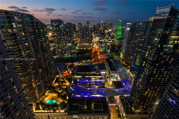 $6,800 | 45 Southwest 9th Street, Unit 4708, Miami, FL 33130