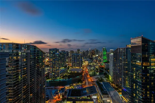 $6,800 | 45 Southwest 9th Street, Unit 4708, Miami, FL 33130