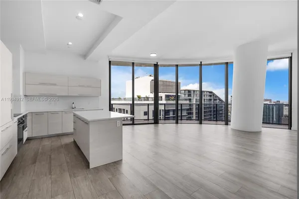 $6,800 | 45 Southwest 9th Street, Unit 4708, Miami, FL 33130