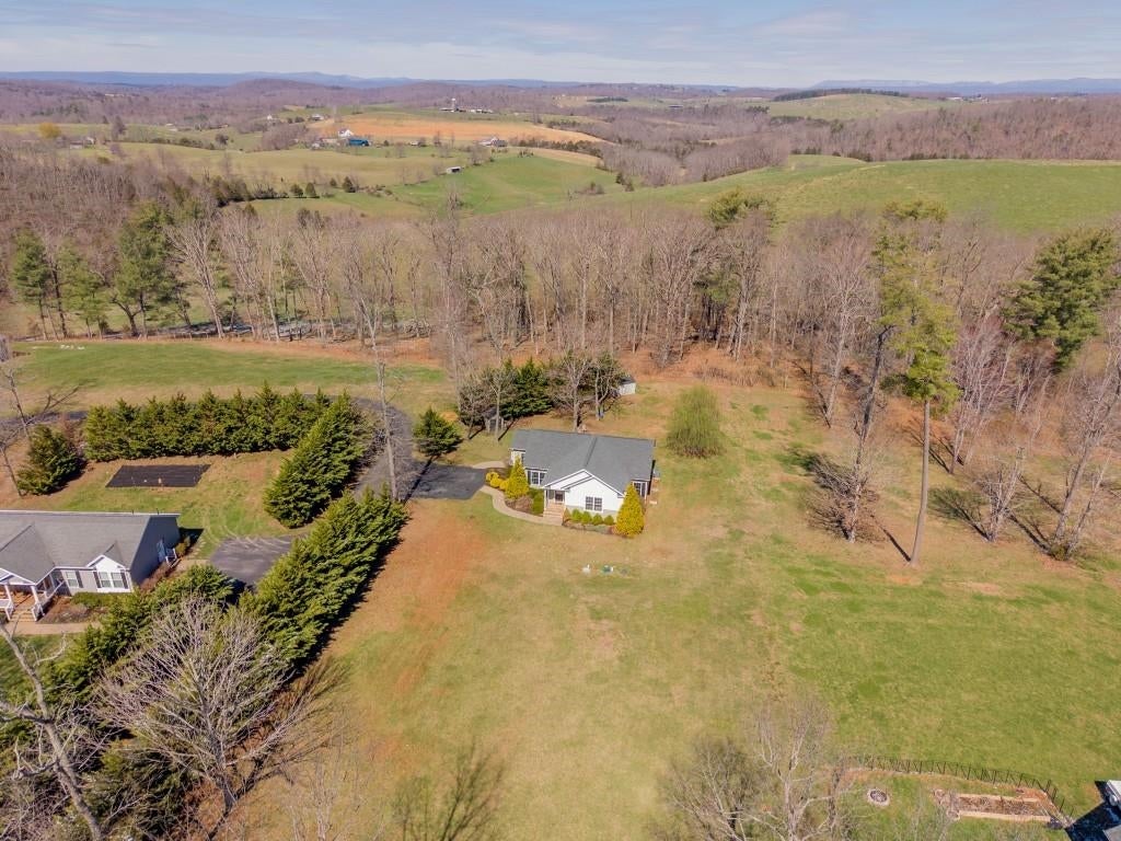 4555 Old Stage Road Radford, VA 24141 - Photo 55 of 60 Gallery Image 55