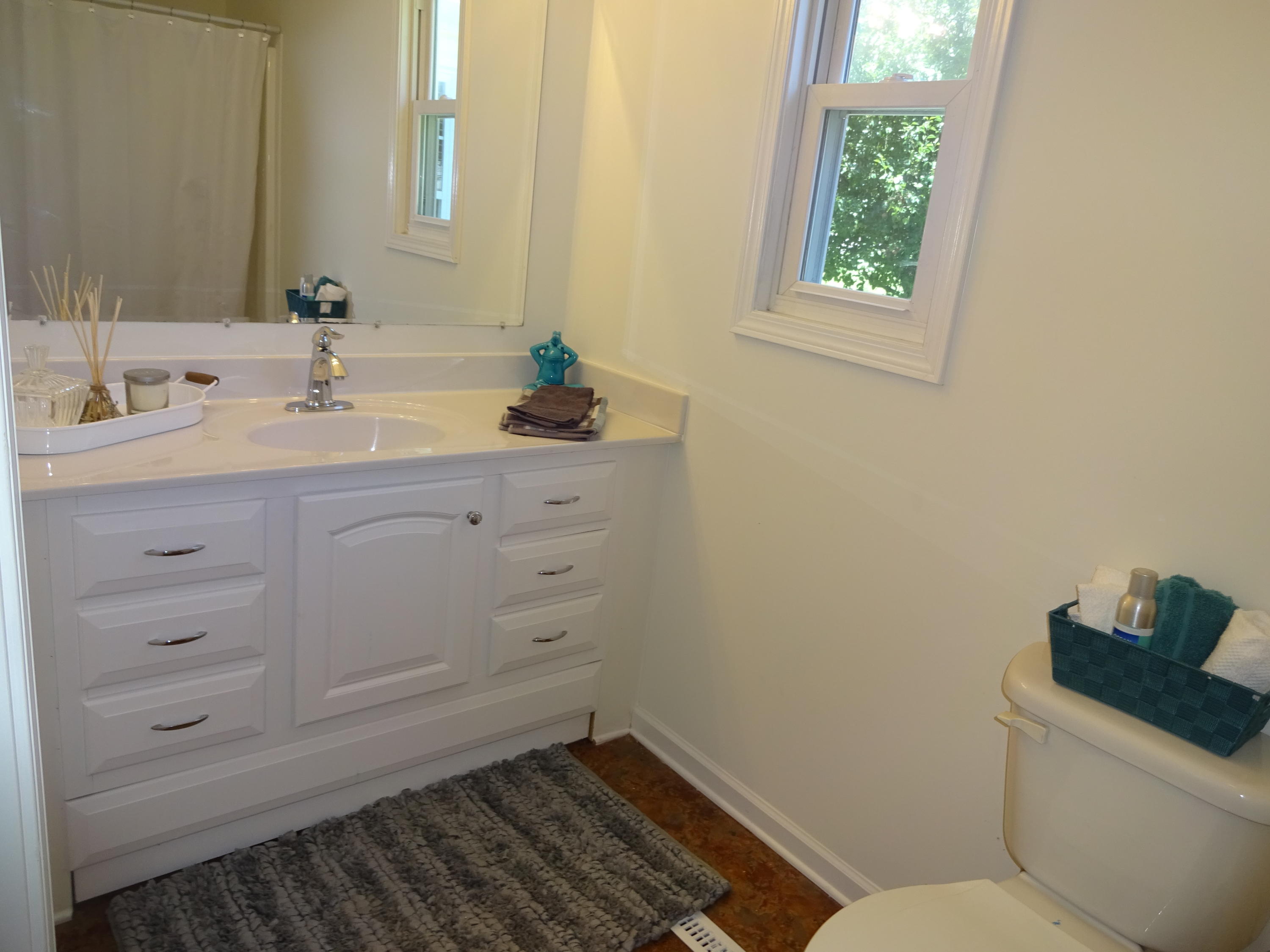 504 Oakcrest Road Knoxville, TN 37912 - Photo 14 of 17 DSC04388