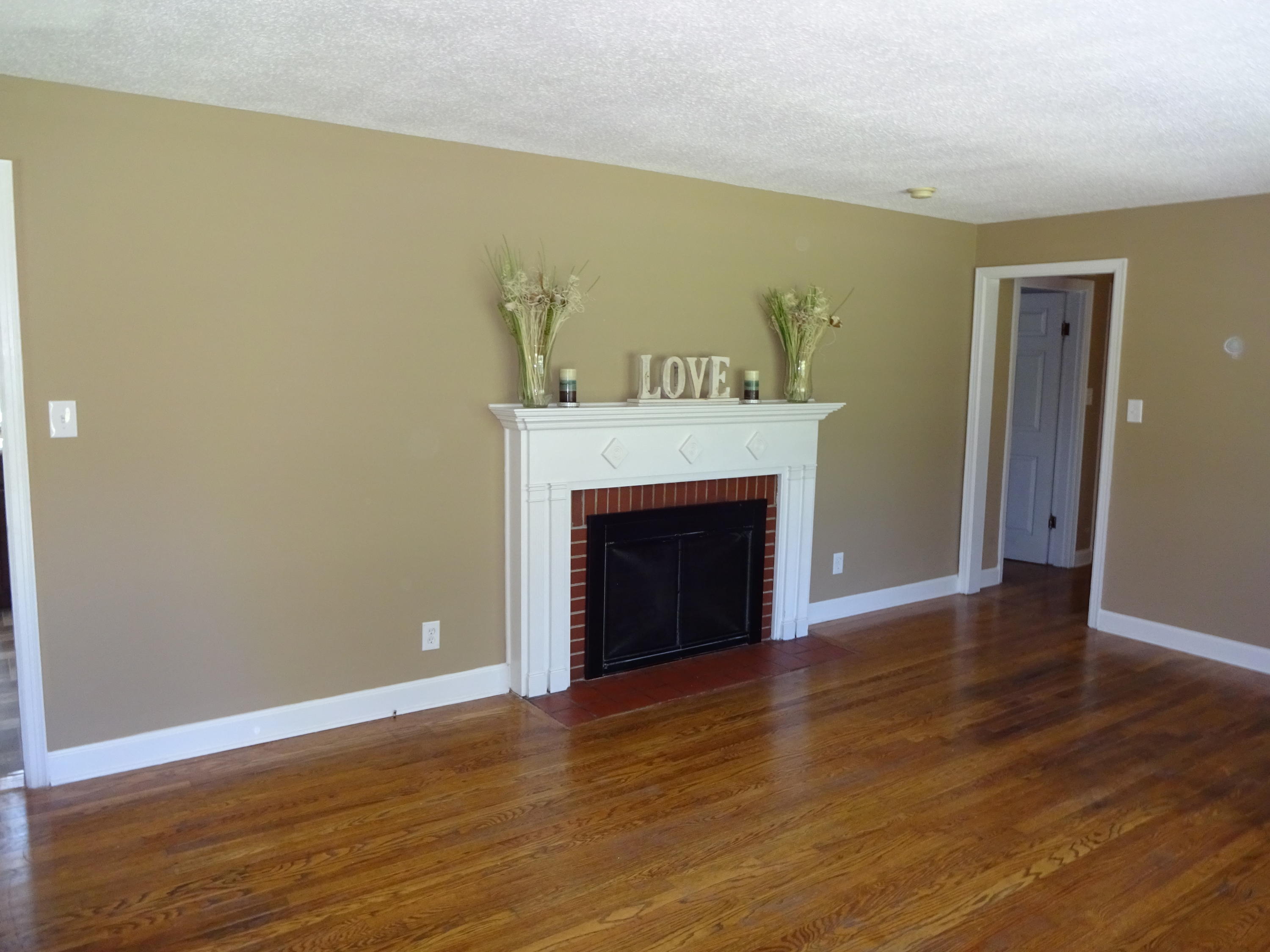 504 Oakcrest Road Knoxville, TN 37912 - Photo 4 of 17 DSC04374