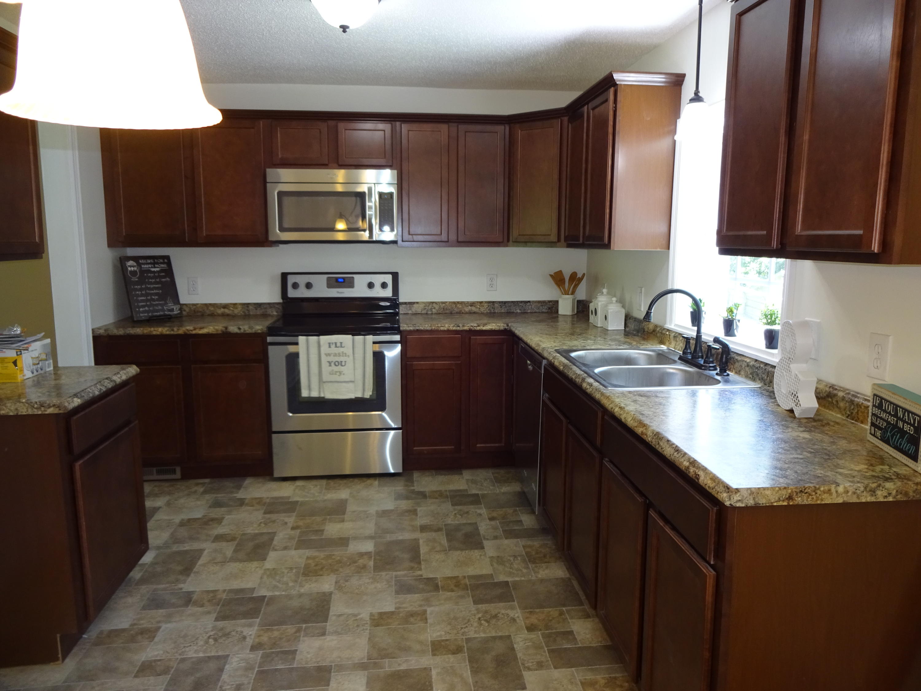 504 Oakcrest Road Knoxville, TN 37912 - Photo 7 of 17 DSC04381
