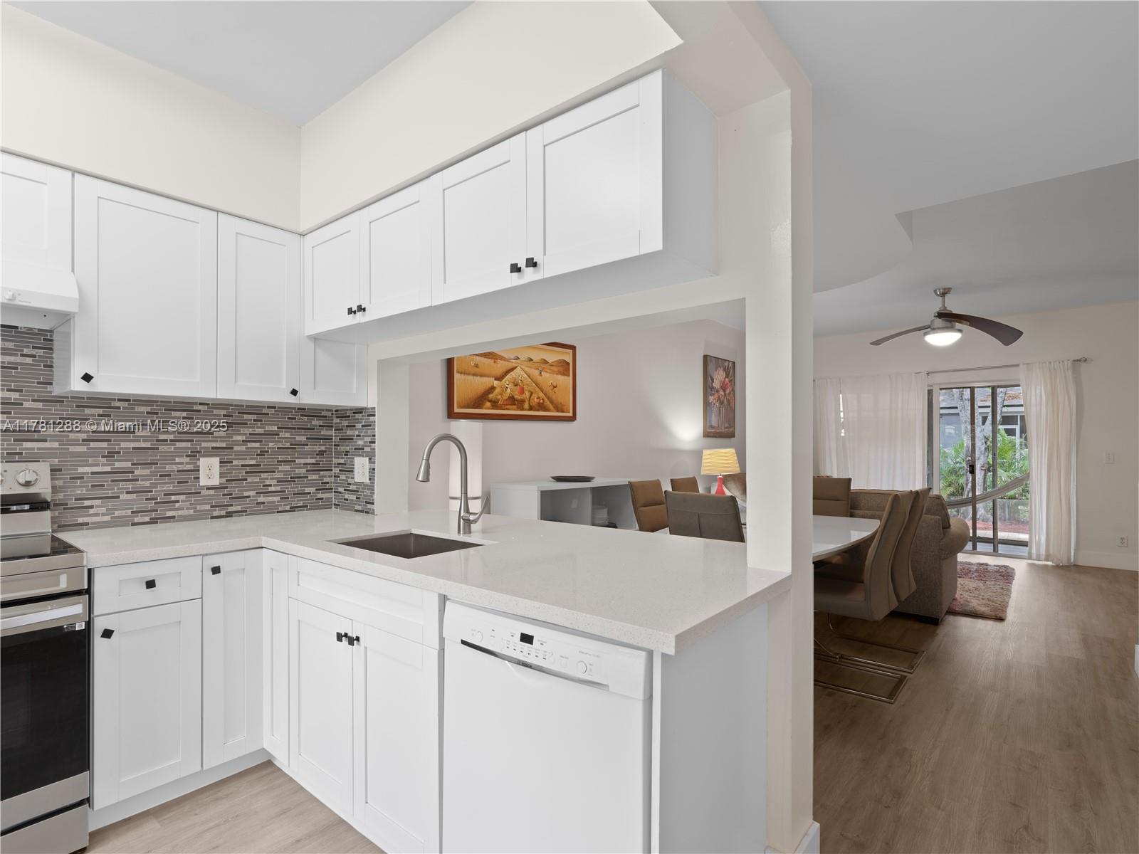 3313 Cabaret Lane Margate, FL 33063 - Photo 6 of 24