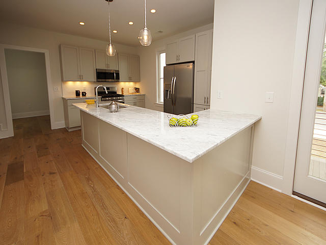 213 Line Street Charleston, SC 29403 - Photo 15 of 83 11