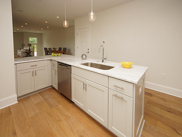 213 Line Street Charleston, SC 29403 - Photo 19 of 83 15