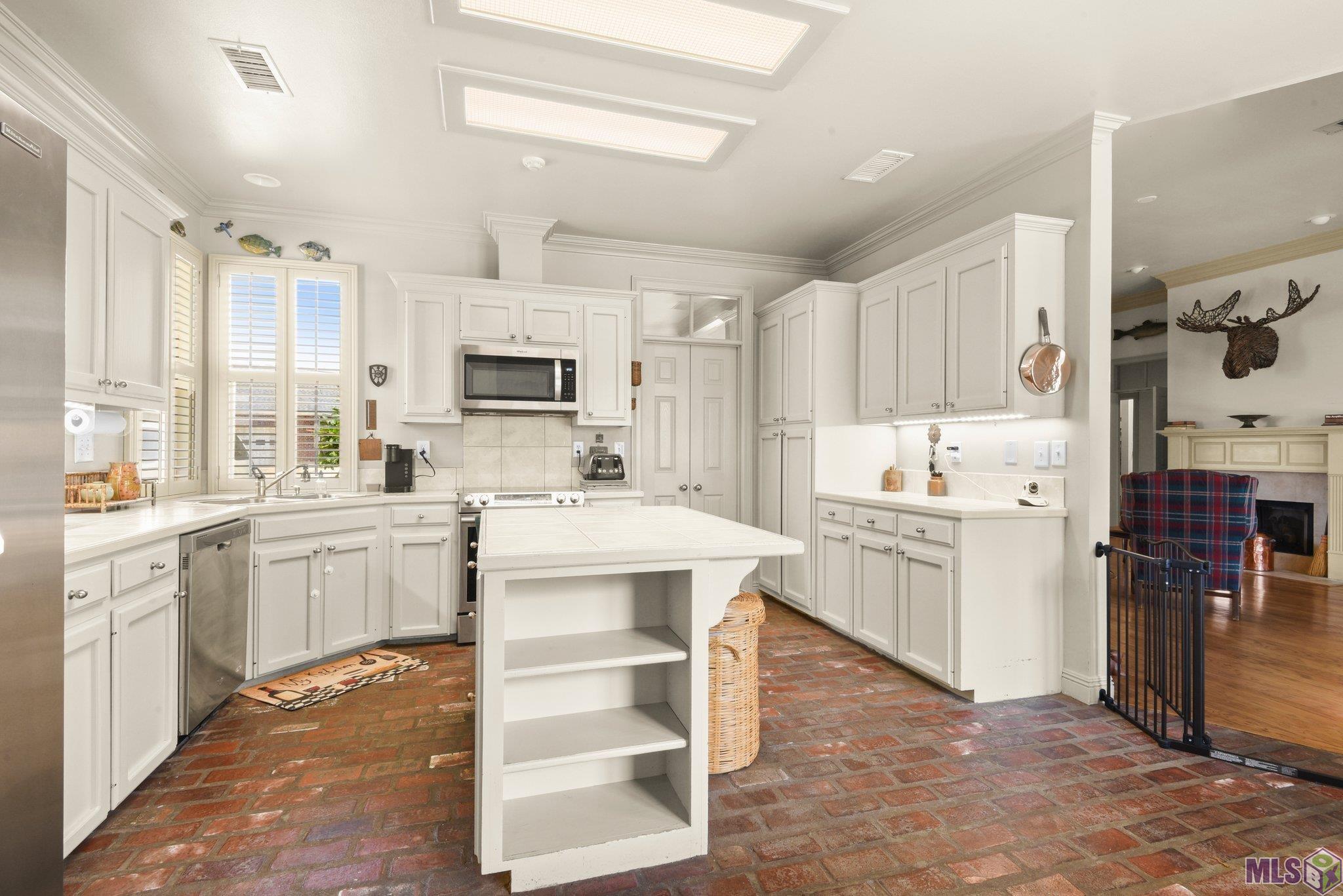 10917 Fernbrook Avenue Baton Rouge, LA 70809 - Photo 4 of 20