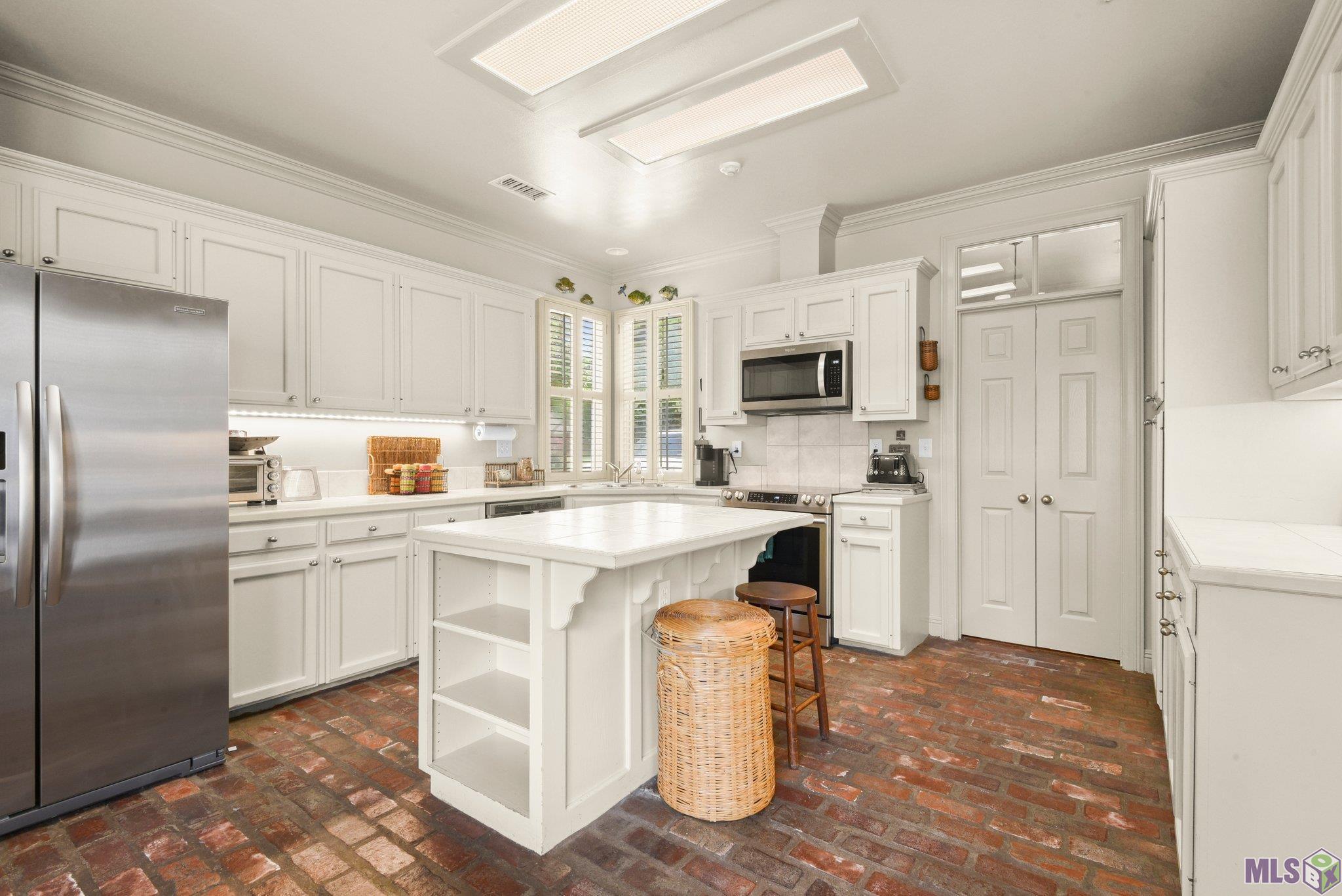 10917 Fernbrook Avenue Baton Rouge, LA 70809 - Photo 5 of 20