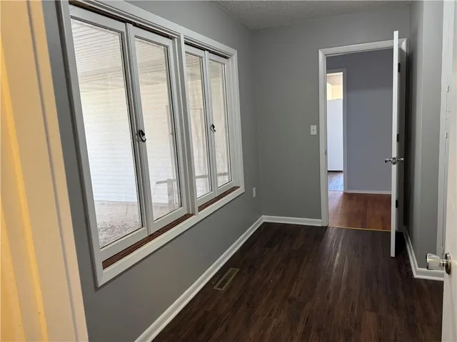 $300,000 | 3998 State Highway 32, El Dorado Springs, MO 64744