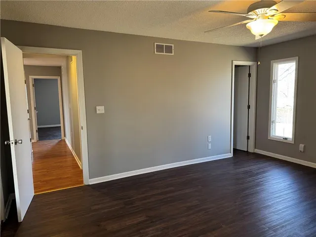 $300,000 | 3998 State Highway 32, El Dorado Springs, MO 64744