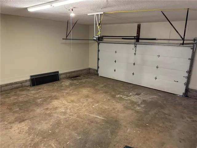 $300,000 | 3998 State Highway 32, El Dorado Springs, MO 64744