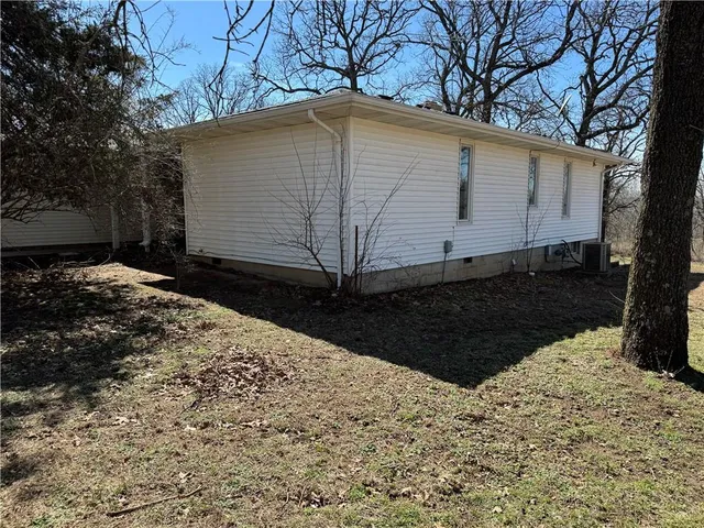 $300,000 | 3998 State Highway 32, El Dorado Springs, MO 64744