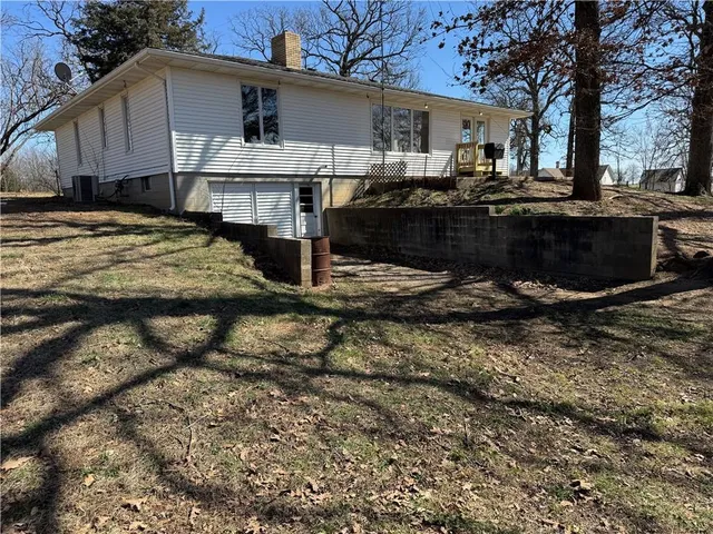 $300,000 | 3998 State Highway 32, El Dorado Springs, MO 64744