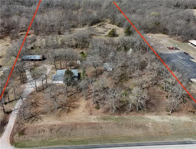 $300,000 | 3998 State Highway 32, El Dorado Springs, MO 64744