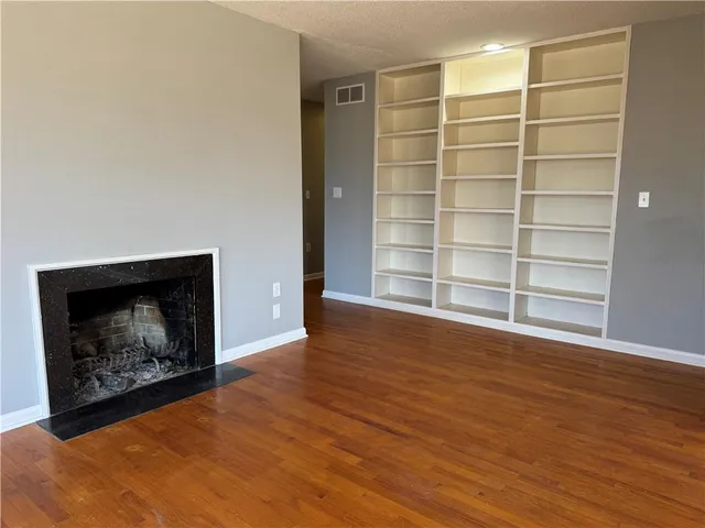 $300,000 | 3998 State Highway 32, El Dorado Springs, MO 64744