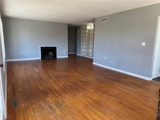 $300,000 | 3998 State Highway 32, El Dorado Springs, MO 64744