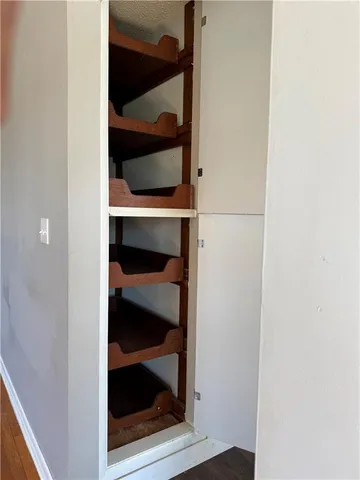 $300,000 | 3998 State Highway 32, El Dorado Springs, MO 64744