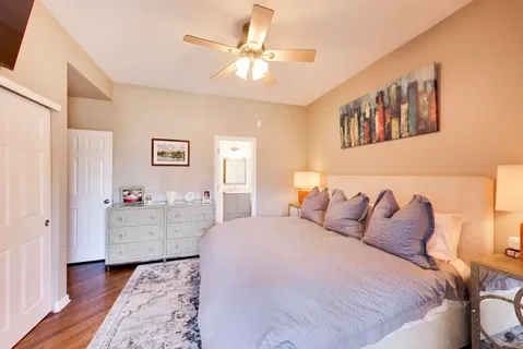 $550,000 | 1732 West Diversey Parkway, Unit 2W, Chicago, IL 60614