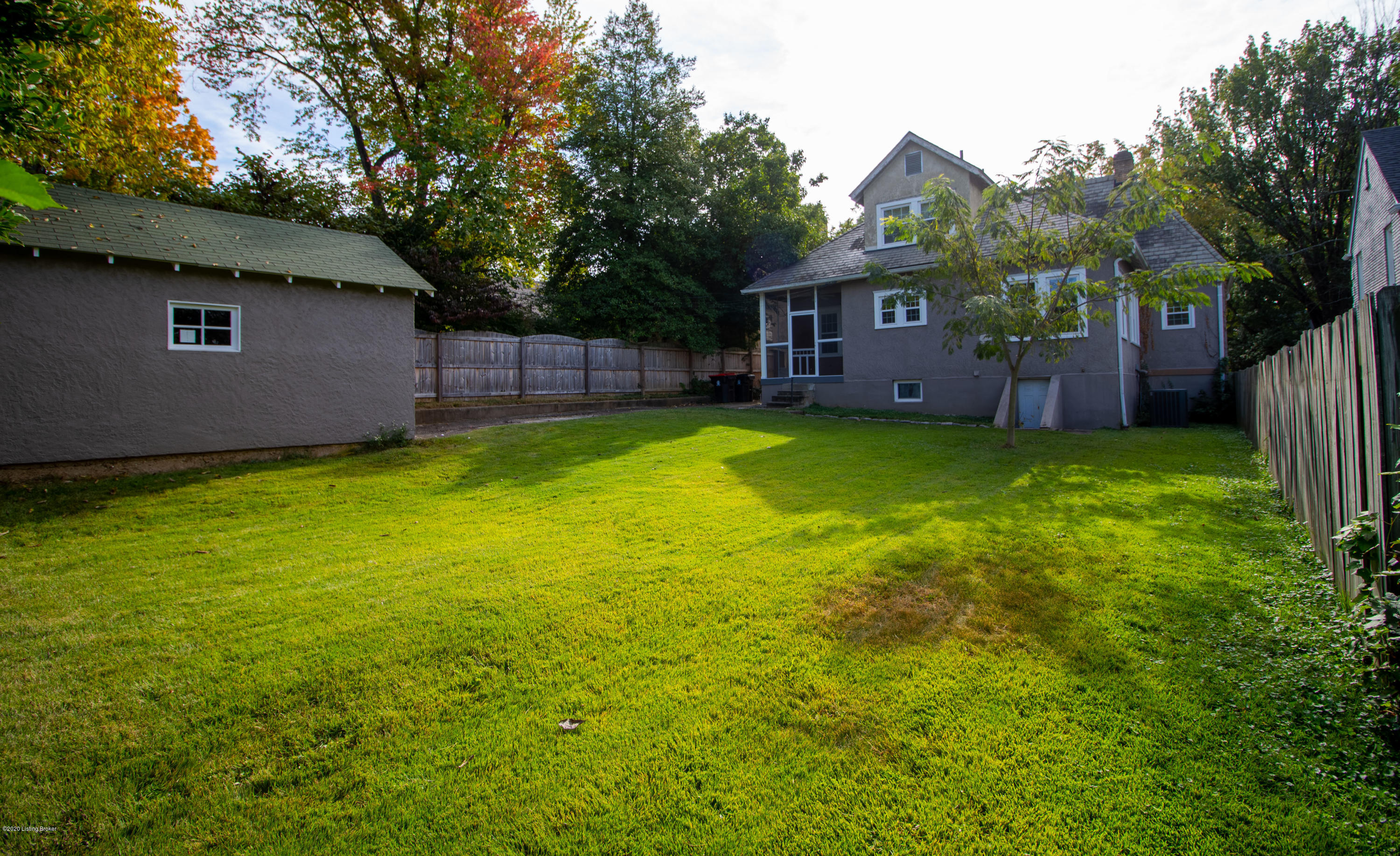 2877 Riedling Drive Louisville, KY 40206 - Photo 48 of 49 Large Backyard & Garage (3)