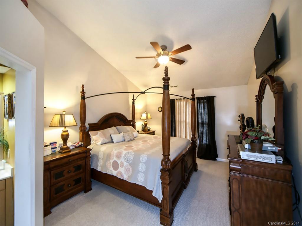 2602 Pimpernel Road Charlotte, NC 28213 - Photo 12 of 23 Gallery Image 12