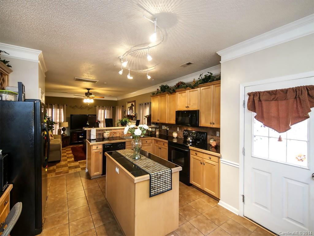 2602 Pimpernel Road Charlotte, NC 28213 - Photo 7 of 23 Gallery Image 7