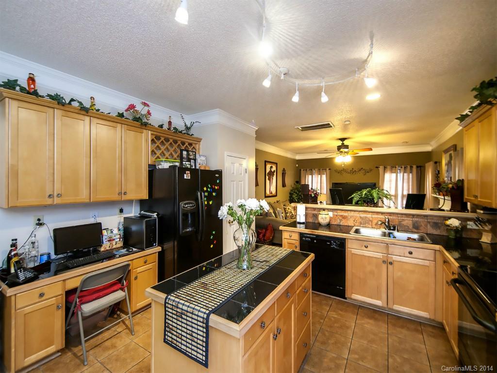2602 Pimpernel Road Charlotte, NC 28213 - Photo 8 of 23 Gallery Image 8