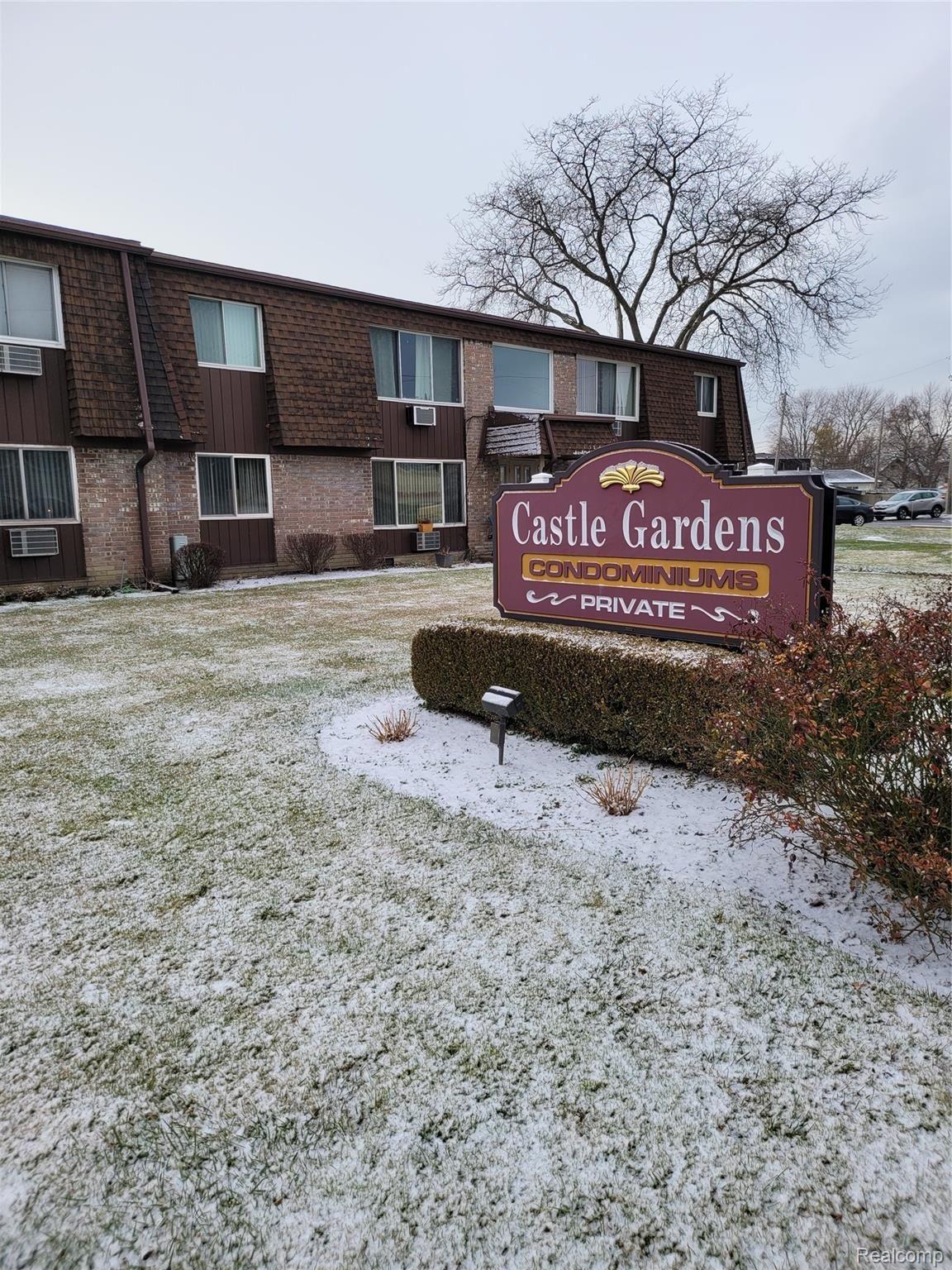 30229 Utica Road, Unit 229 Roseville, MI 48066 - Photo 1 of 25 Castle Garden sign.jpg