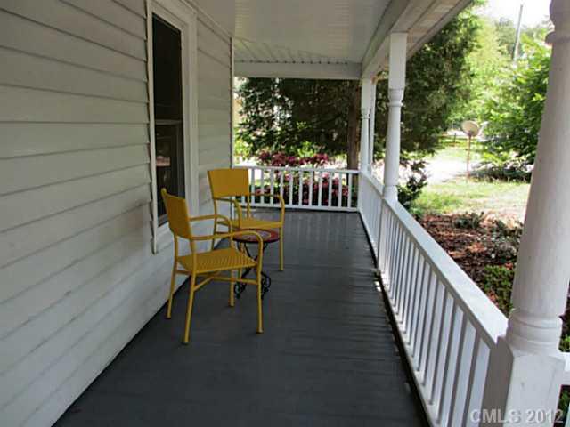 633 Concord Road Davidson, NC 28036 - Photo 2 of 16 Gallery Image 2