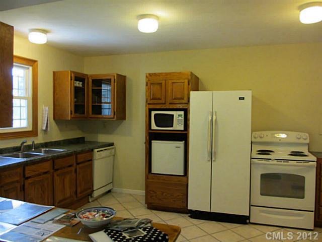633 Concord Road Davidson, NC 28036 - Photo 6 of 16 Gallery Image 6