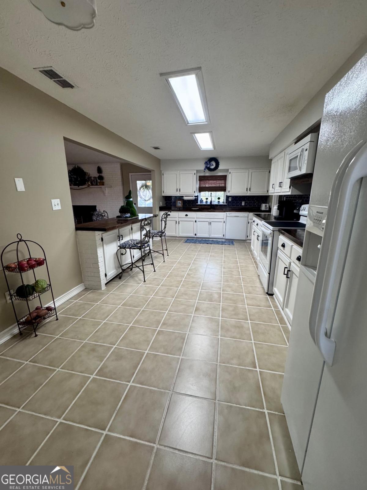 83 Edward Kirkland Road Hazlehurst, GA 31539 - Photo 5 of 34