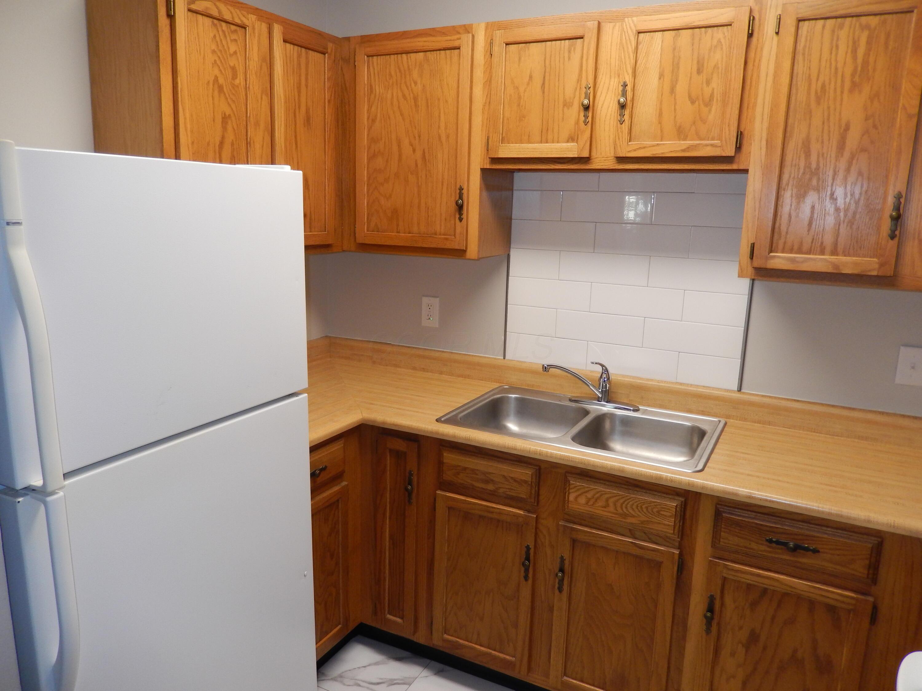 4117 Karl Road, Unit 302 Columbus, OH 43224 - Photo 9 of 33 Kitchen
