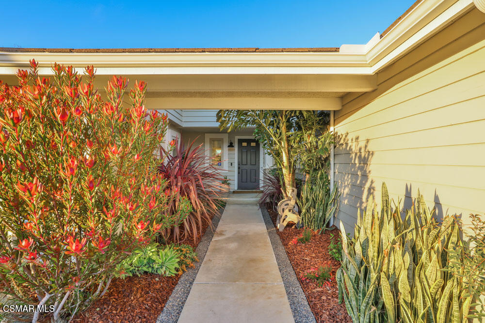 13777 Gunsmoke Road Moorpark, CA 93021 - Photo 5 of 42 a view of entryway with flower pots