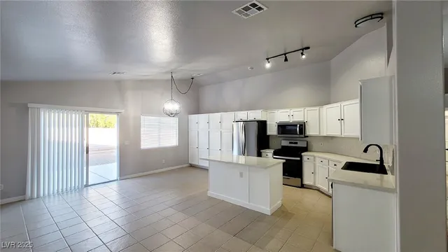 $2,100 | 8840 Spinning Wheel Avenue, Las Vegas, NV 89143