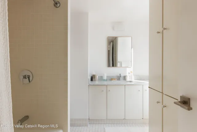 $2,750,000 | 110 Old Albany Post Road, Rhinebeck, NY 12572