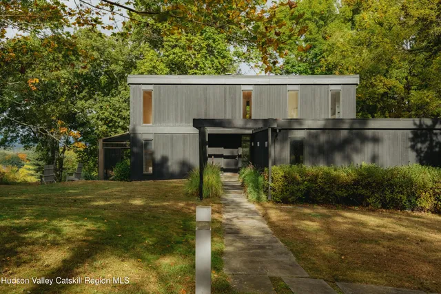 $2,750,000 | 110 Old Albany Post Road, Rhinebeck, NY 12572