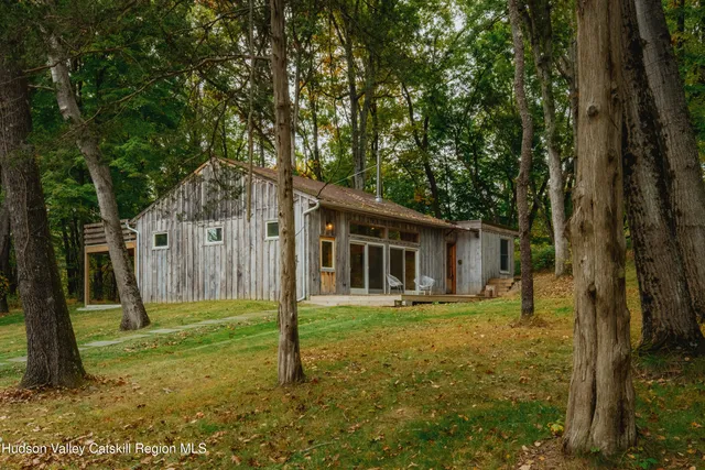 $2,750,000 | 110 Old Albany Post Road, Rhinebeck, NY 12572