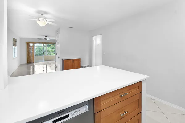 $159,990 | 2600 Southeast Ocean Boulevard, Unit S15, Stuart, FL 34996