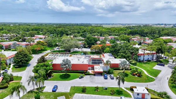 $159,990 | 2600 Southeast Ocean Boulevard, Unit S15, Stuart, FL 34996