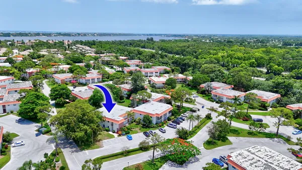 $159,990 | 2600 Southeast Ocean Boulevard, Unit S15, Stuart, FL 34996
