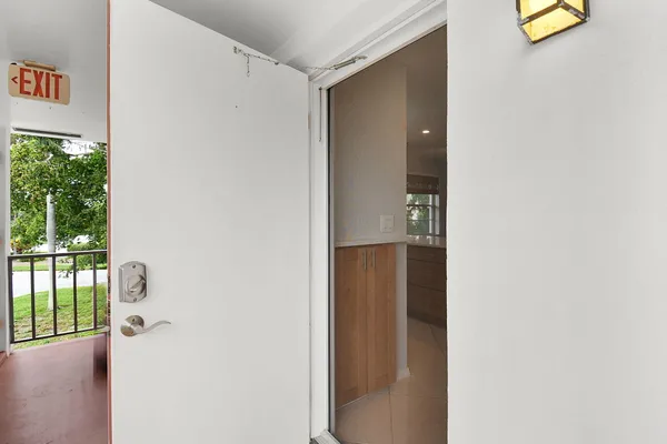 $159,990 | 2600 Southeast Ocean Boulevard, Unit S15, Stuart, FL 34996