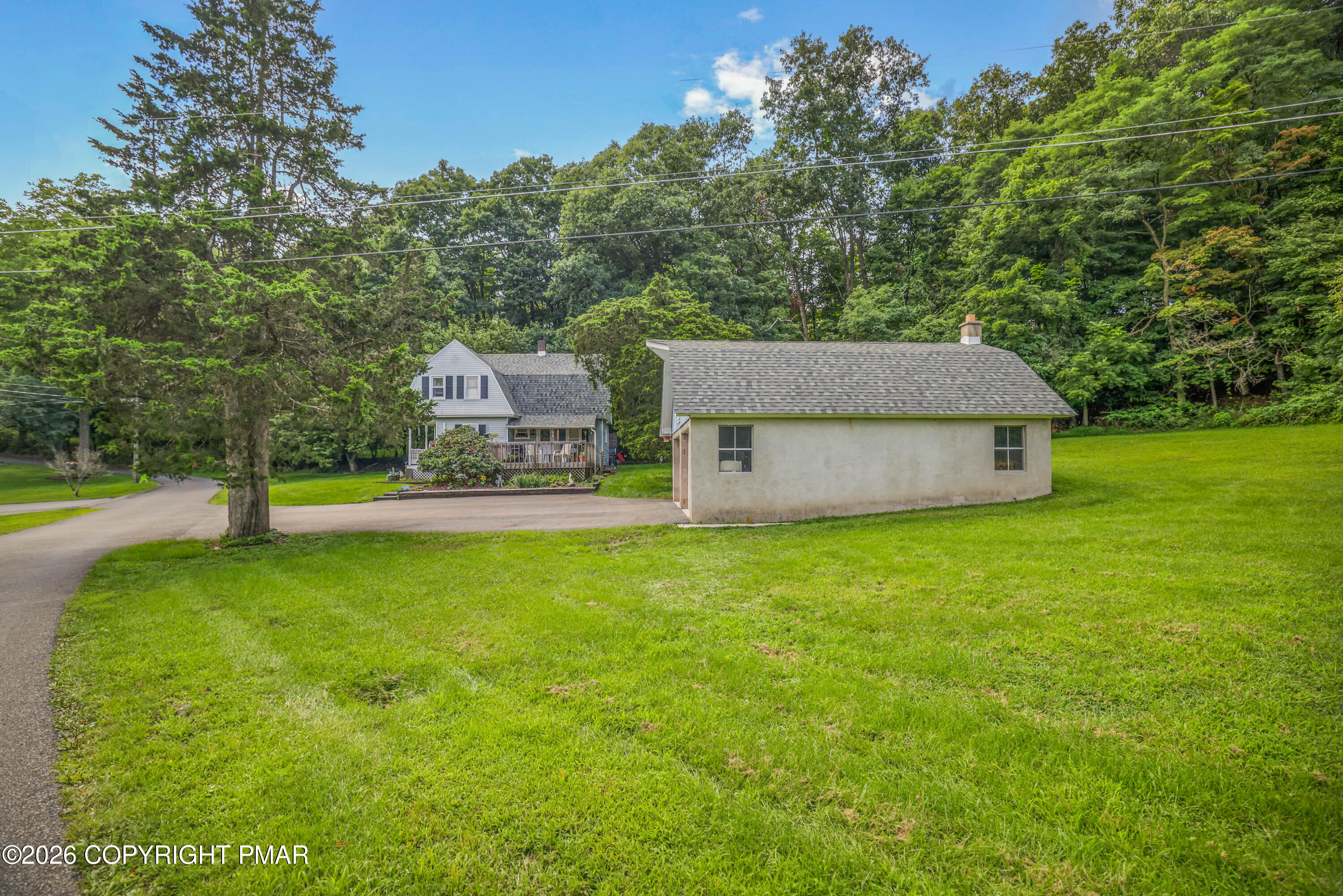 926 Acker Road Stroudsburg, PA 18360 - Photo 3 of 39 05-RBP51209