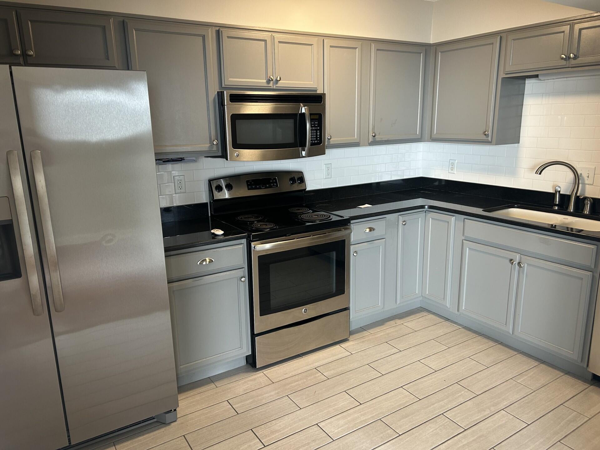 1131 Stringers Ridge Road, Unit 7K Chattanooga, TN 37405 - Photo 5 of 14 thumbnail_IMG_0895